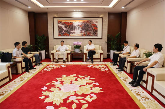 安徽省建设工程质量安全监督总站党支部书记黄欣到华力考察指导