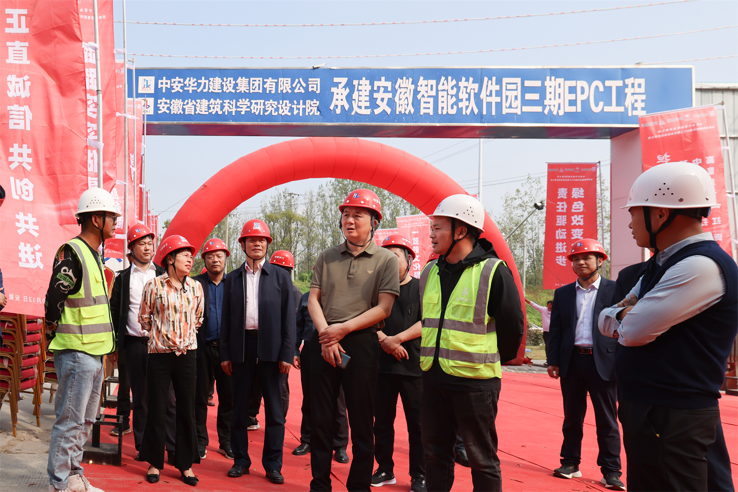 界首市政府副市长、党组成员张林清莅临华力考察调研