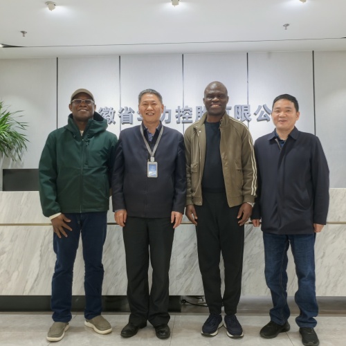 西非国际友人前来华力开展合作交流