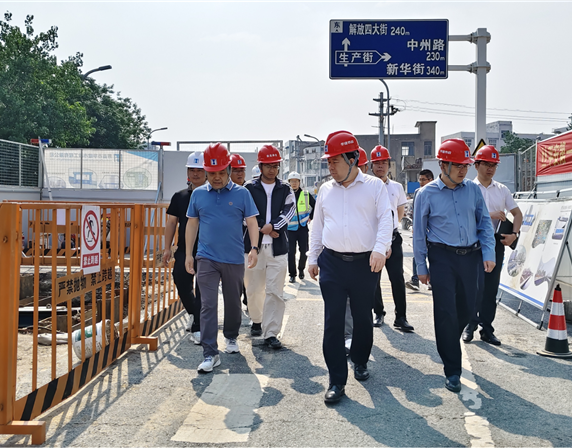 界首市委副书记、市长刘永春一行调研集团承建的界首市污水处理厂项目