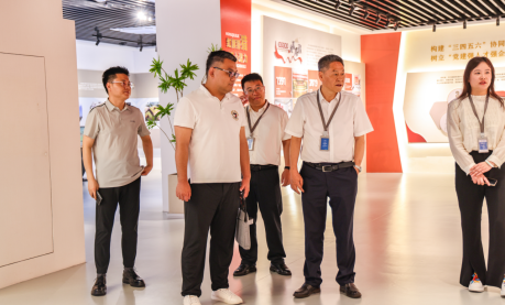 领充新能源领导一行到华力交流座谈