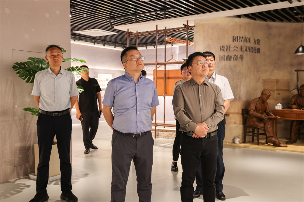 上海秦森园林股份有限公司总经理施敏洲一行来华力考察交流