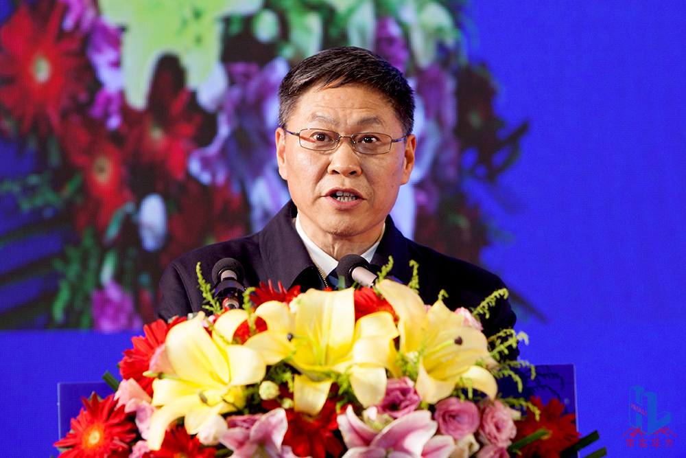 集团2019年会及迎春联欢会召开，常前仓董事长作工作报告