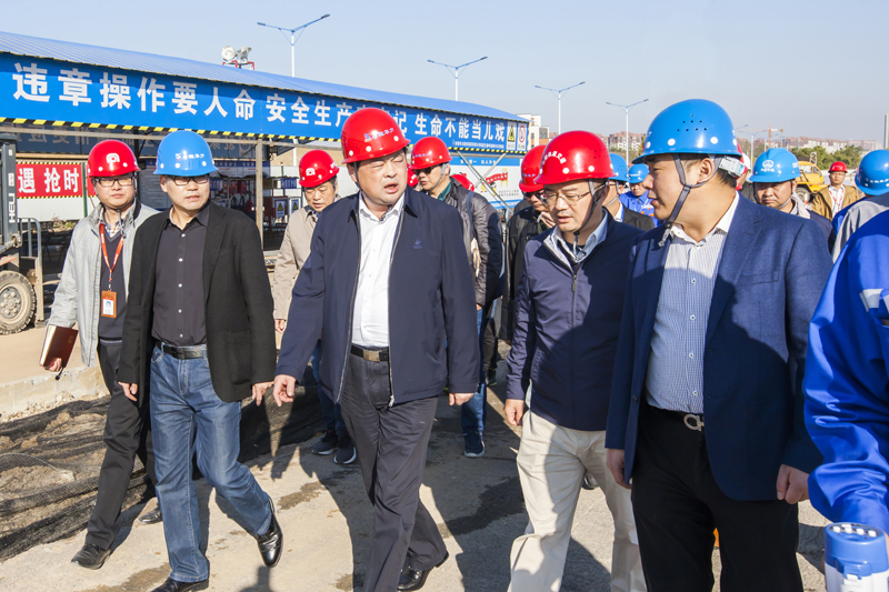合肥市国资委副主任陈郁到华力轨道交通4号线二标段项目调研