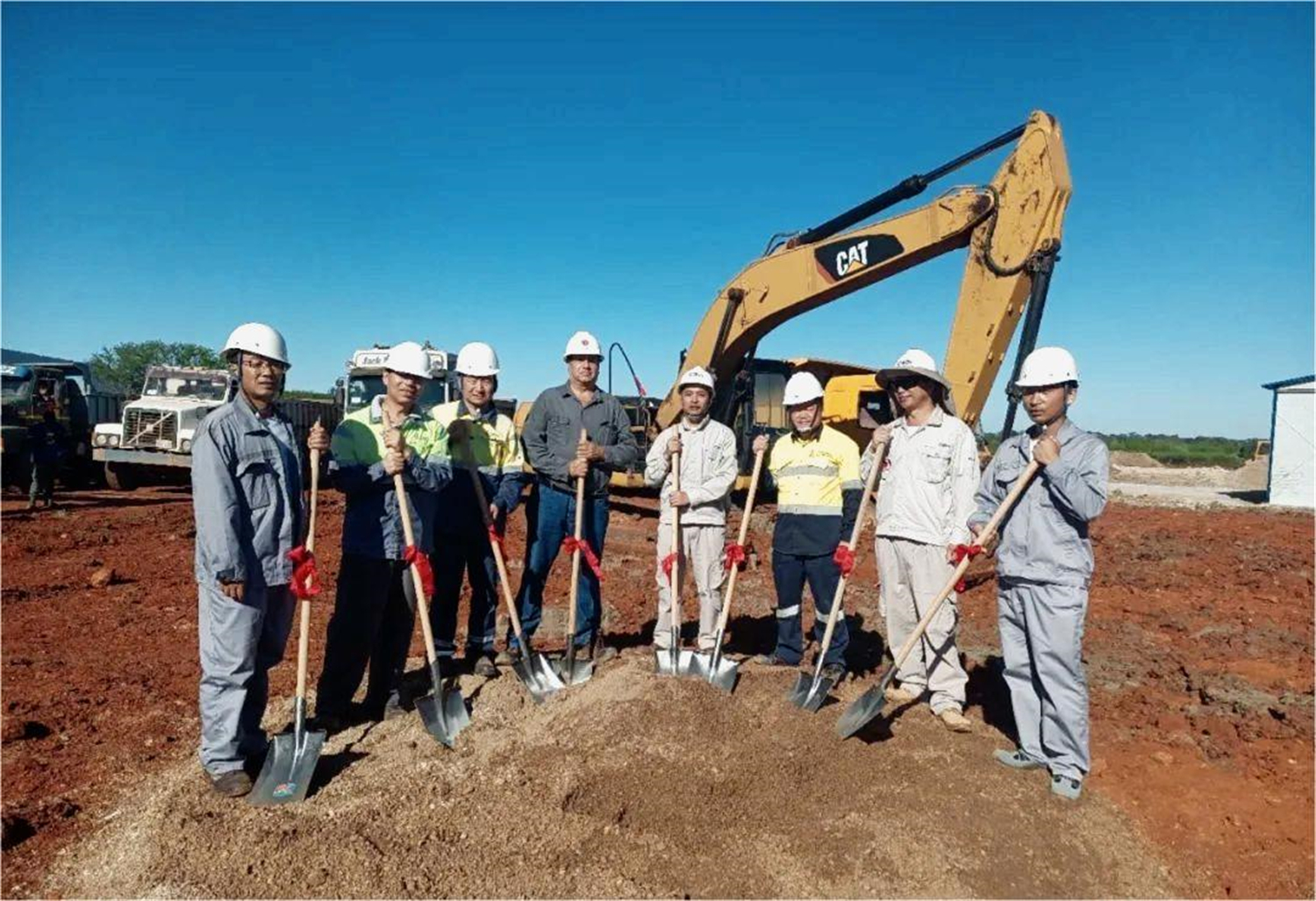 1682672975627904.jpg 2.jpg