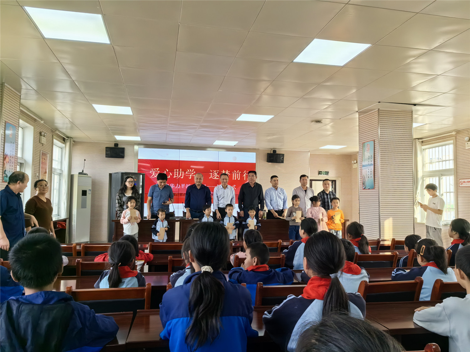 1699610184628802.jpg 5a1a4d2f0416bc87a9f092b3e276a4d.jpg