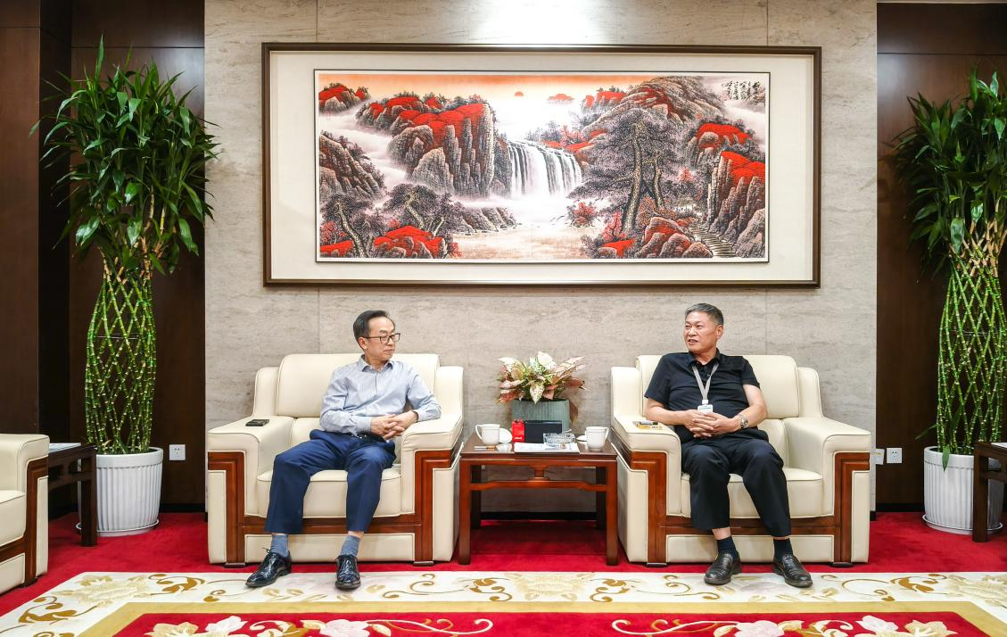 上海张江长三角科技城副总裁刘兴海一行来华力参观交流